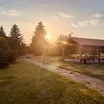 Atlas - Panorámás Pihenőhely A Balatonnál *