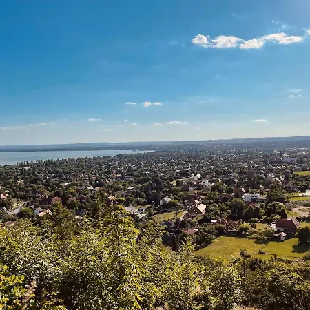Atlas - Panoramas Pihenohely A Balatonnal Daire *