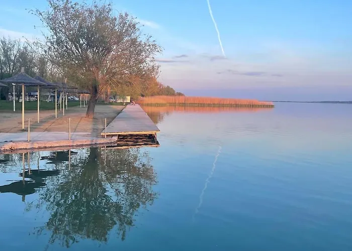 Atlas - Panoramas Pihenohely A Balatonnal